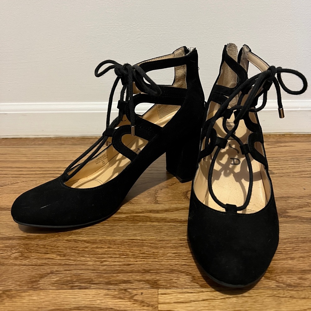 Black lace up block heel